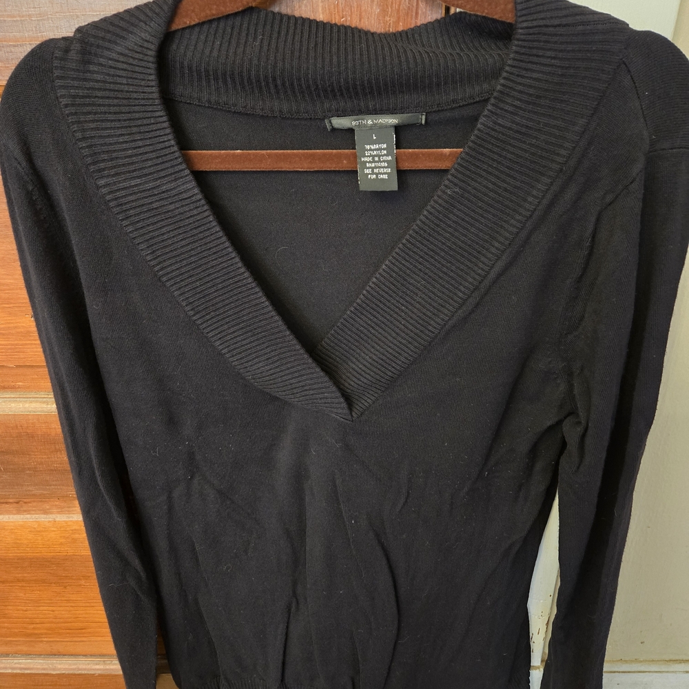 89th & Madison Black V-Neck Sweater
